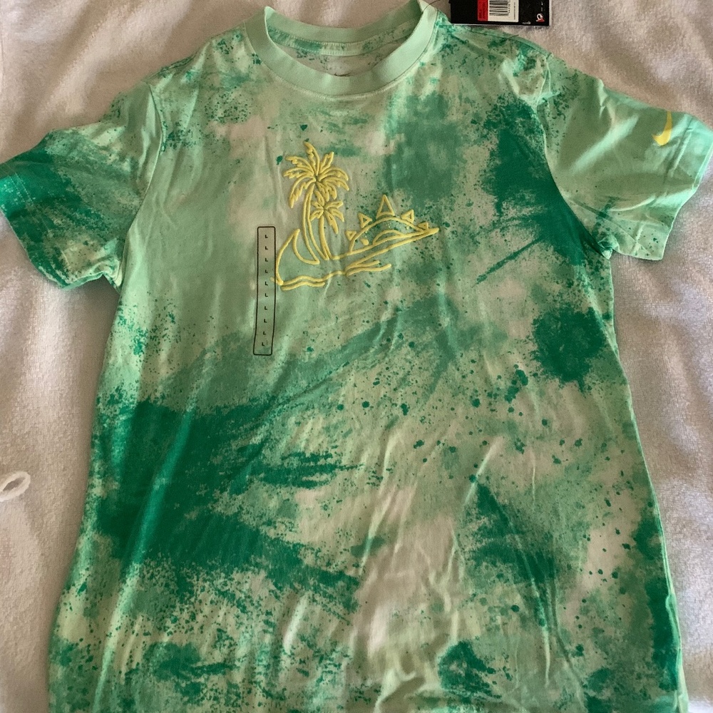 Nike tee